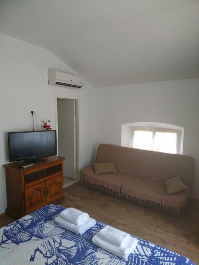 Apartment Dalmatinac Ivo Полаче Экстерьер фото